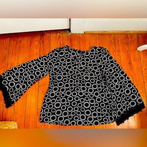 Kaari Blue NWOT black and white circular bell sleeve blouse top Small